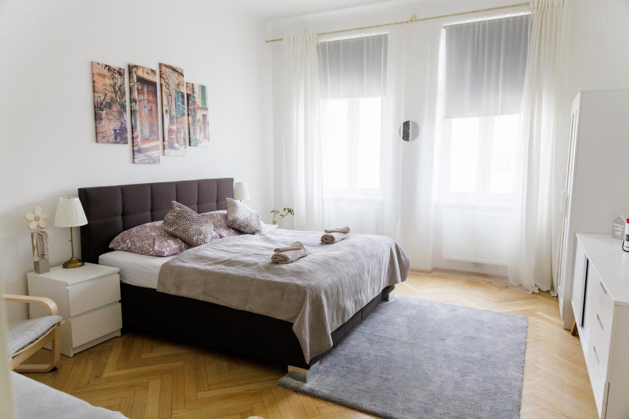 Moonlight Apartment With Porch Near Schoenbrunn And Westbahnhof Виена Екстериор снимка