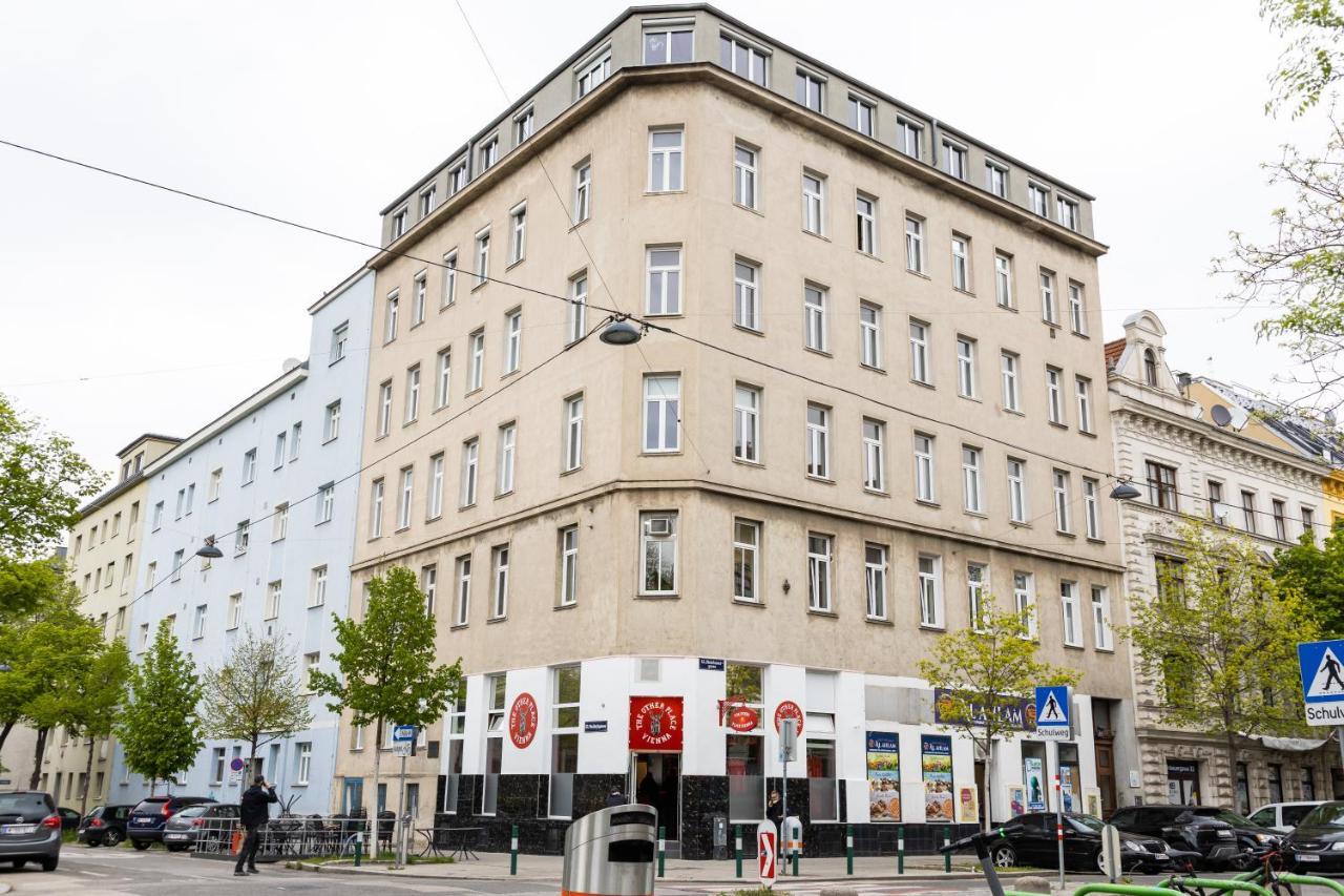 Moonlight Apartment With Porch Near Schoenbrunn And Westbahnhof Виена Екстериор снимка