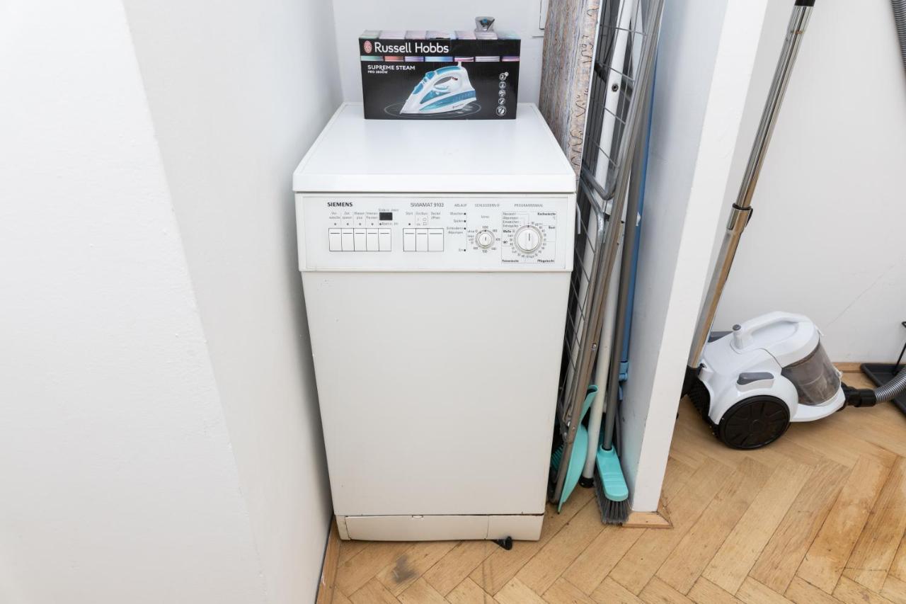 Moonlight Apartment With Porch Near Schoenbrunn And Westbahnhof Виена Екстериор снимка
