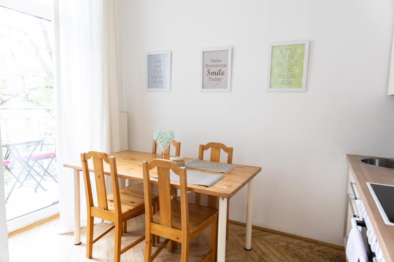 Moonlight Apartment With Porch Near Schoenbrunn And Westbahnhof Виена Екстериор снимка